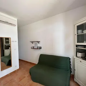 Appartement Domaine De La - Les Pieds Dans L'eau, Hyères