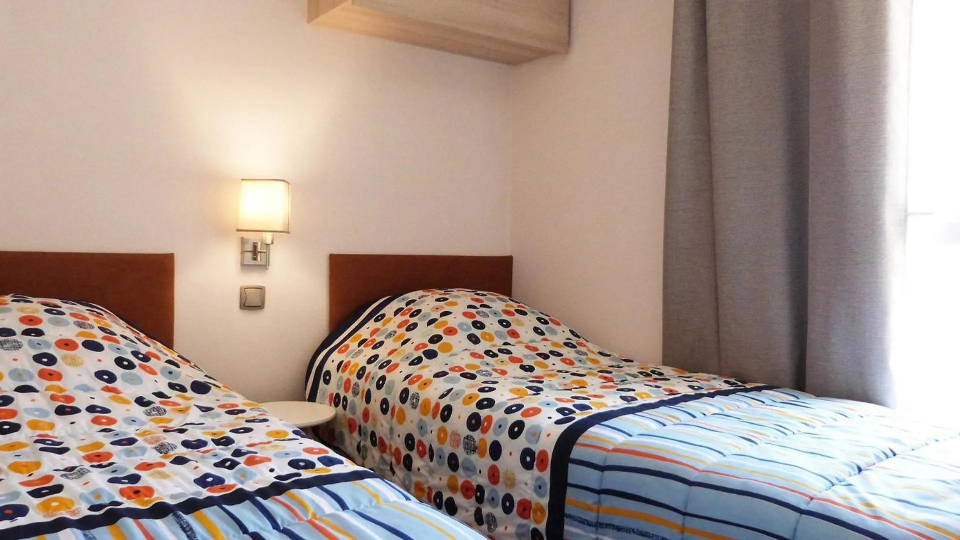 הייר Camping Le Mediterranee אתר קמפינג