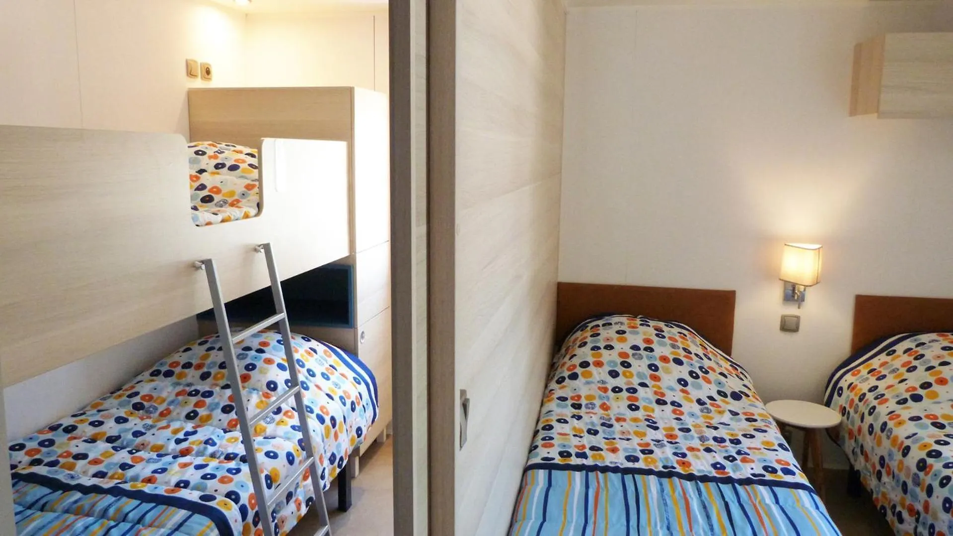 הייר Camping Le Mediterranee 3*,